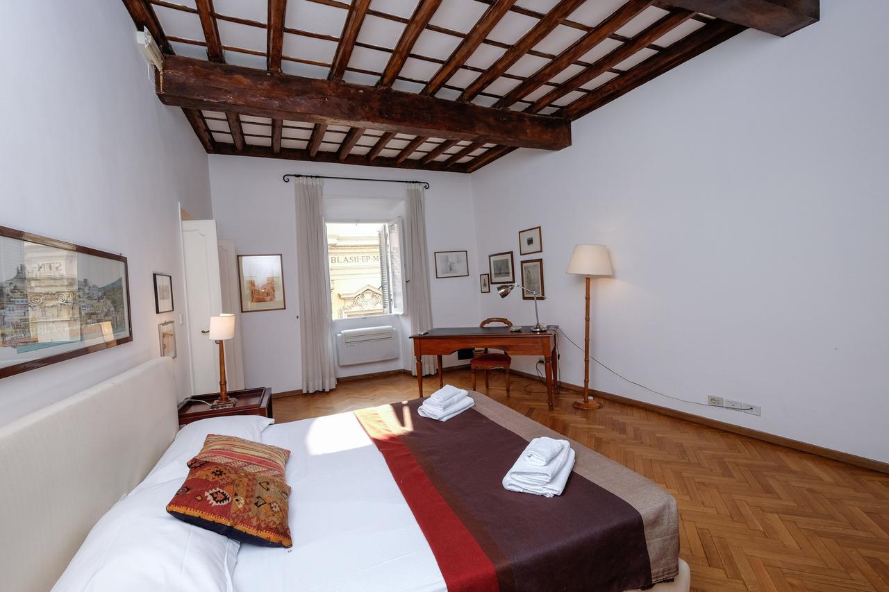 Apartment Via Giulia Art & Charm Rom